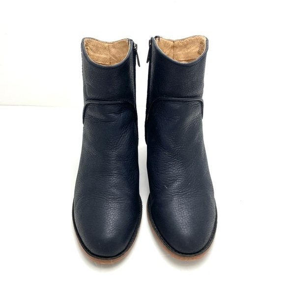 Ugg Annie S/N 1095061 Leather Block Heel Ankle Booties in Black Size 9.5 - Picture 2 of 10